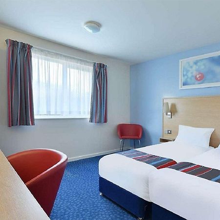 Travelodge Міддлвіч Екстер'єр фото