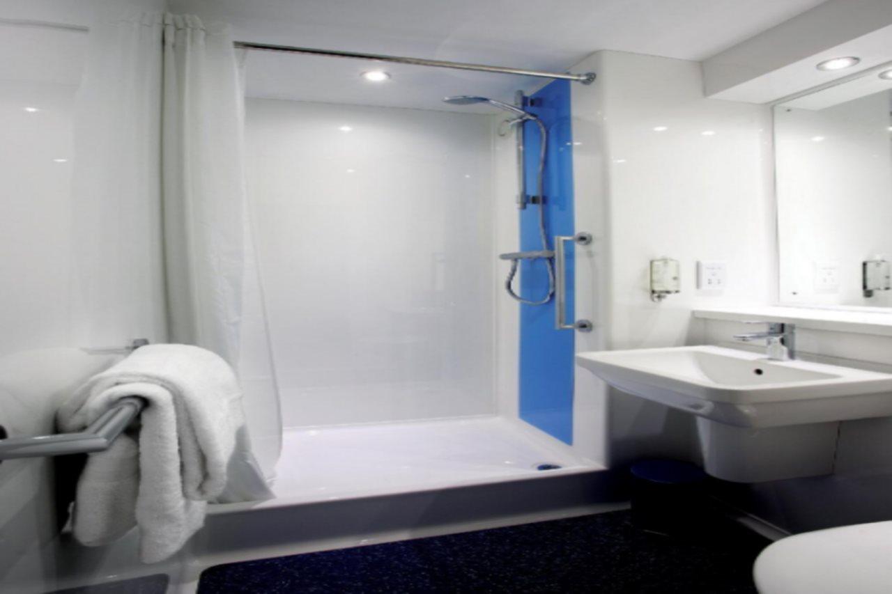 Travelodge Міддлвіч Екстер'єр фото