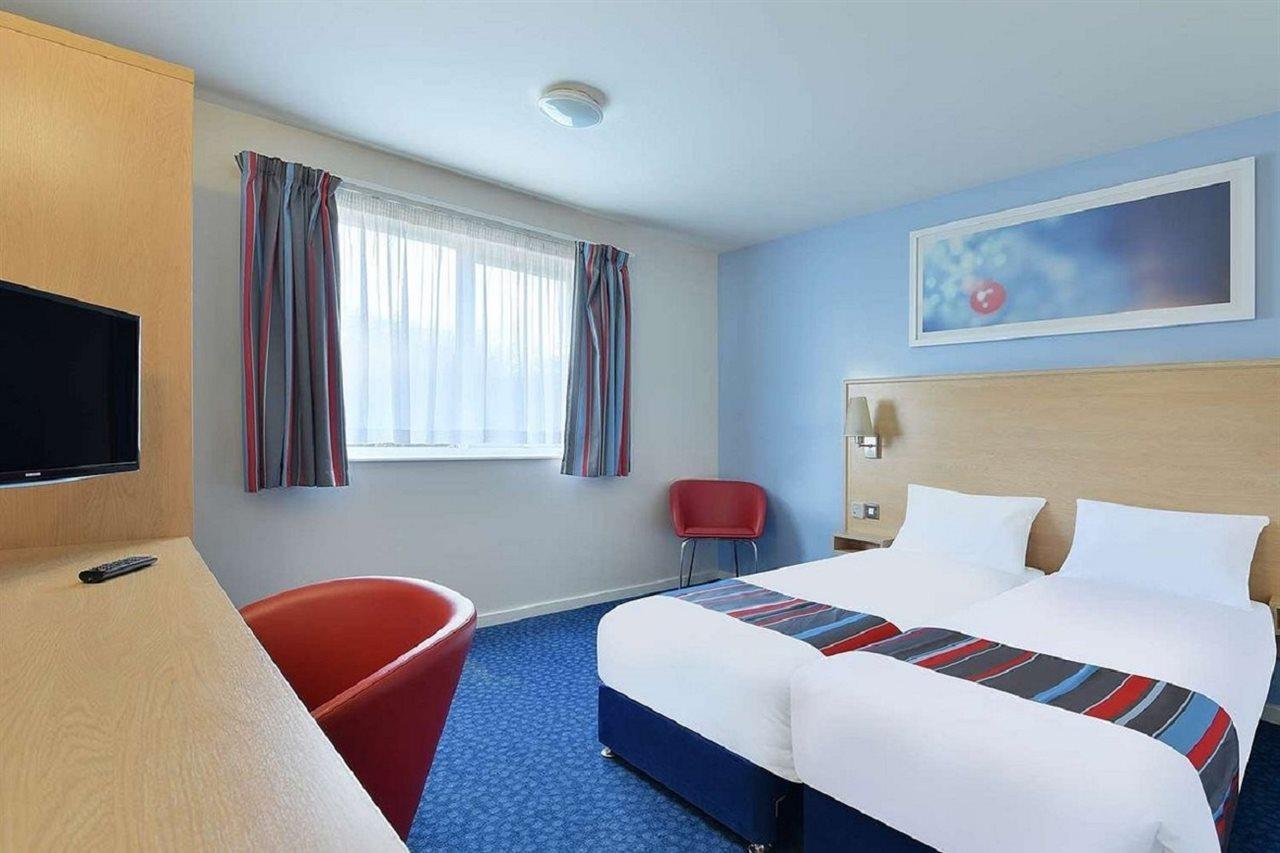 Travelodge Міддлвіч Екстер'єр фото