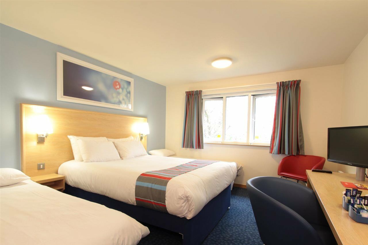 Travelodge Міддлвіч Екстер'єр фото